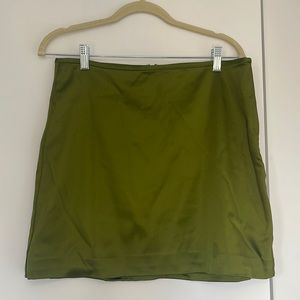 NWOT Aritzia Wilfred Tavern Skirt